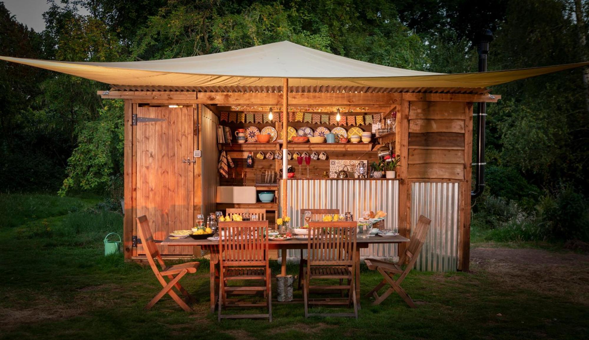 Luxuszelt Stargazer Glamping Uk Andromeda 6 People *